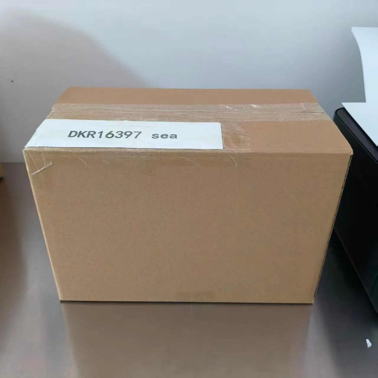 ສະຕິກເກີລໍ້ສໍາລັບຊອງ jojo ໄດ້ຖືກຂົນສົ່ງແລ້ວ.