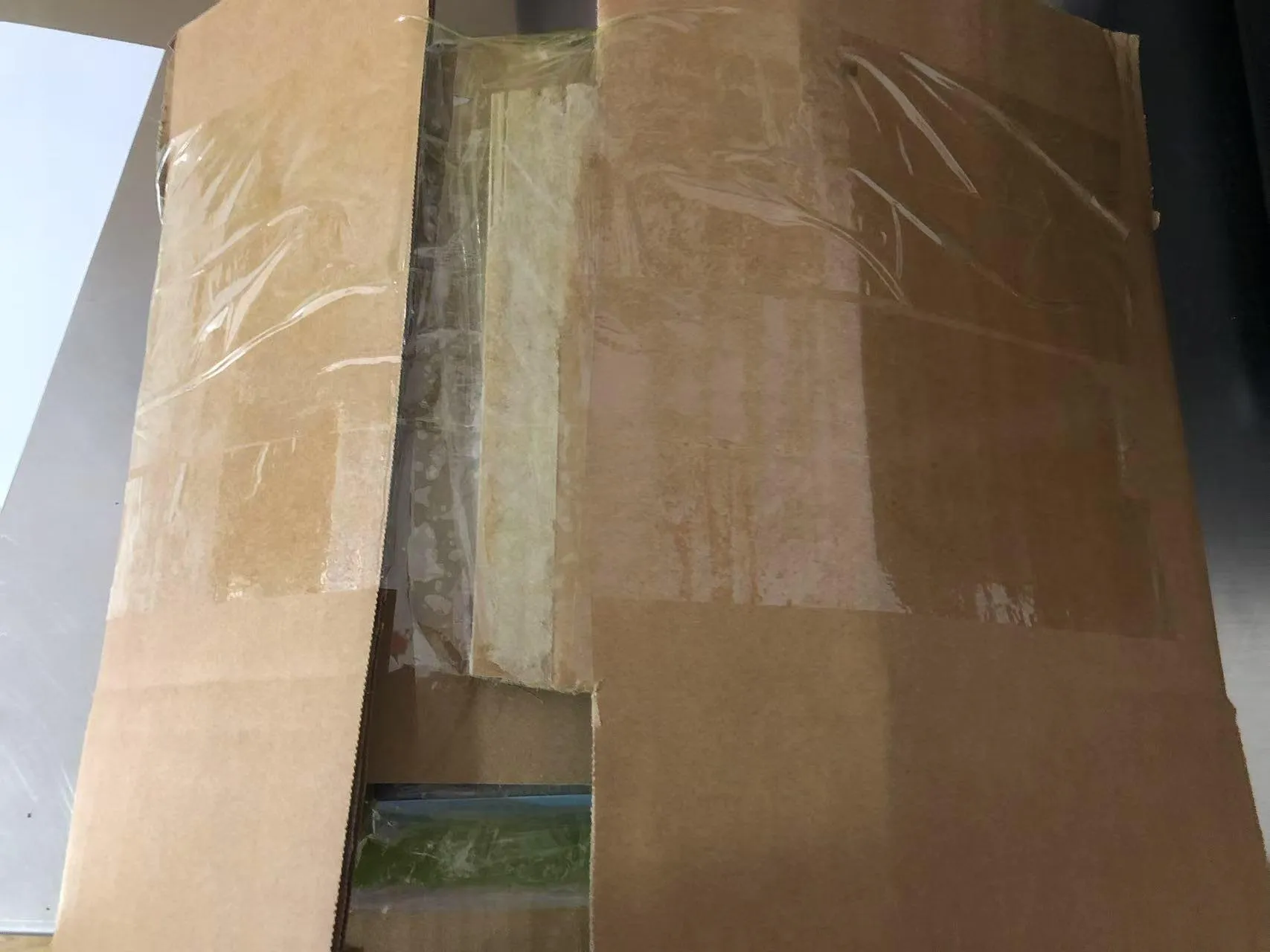 ຄວາມຄືບຫນ້າຂອງການສົ່ງປື້ມສະຕິກເກີຂອງ Kid Portable Kid ໄປສູ່ອູການດາ