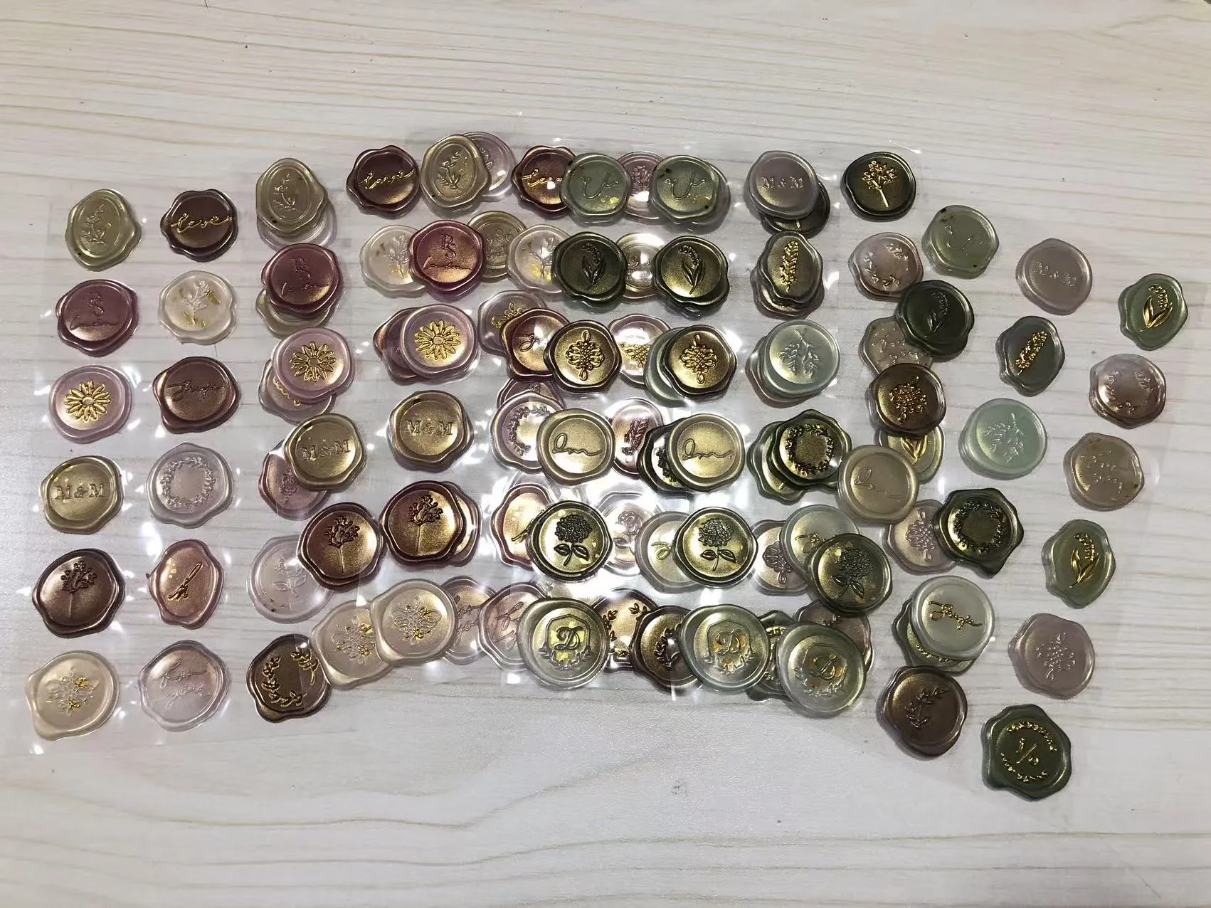 ສະຕິກເກີຂີ້ເຜີ້ງໄດ້ຖືກສົ່ງໄປ