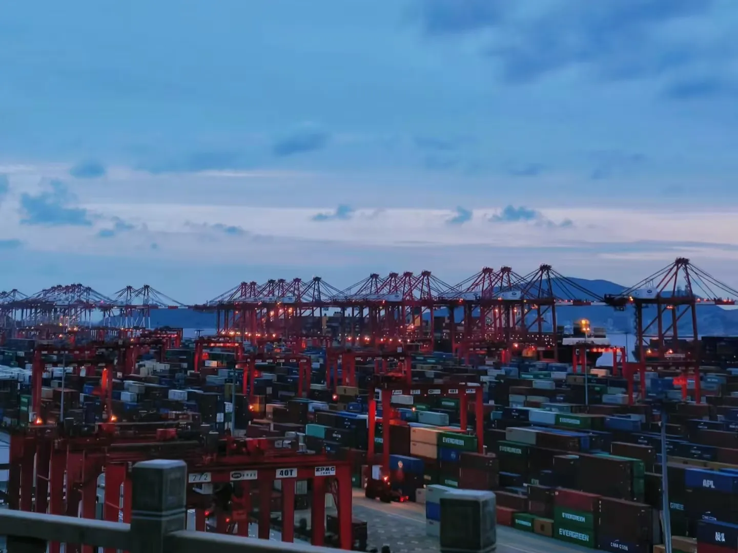 ຍອດ​ມູນ​ຄ່າ​ການ​ຄ້າ​ຂາ​ເຂົ້າ​ຂາ​ອອກ​ຂອງ​ຈີນ​ບັນ​ລຸ 41,210 ຕື້​ຢວນ.