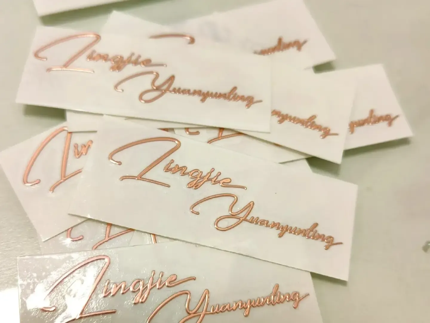 ສະຕິກເກີໂອນຍ້າຍອອກໄດ້ບໍ?