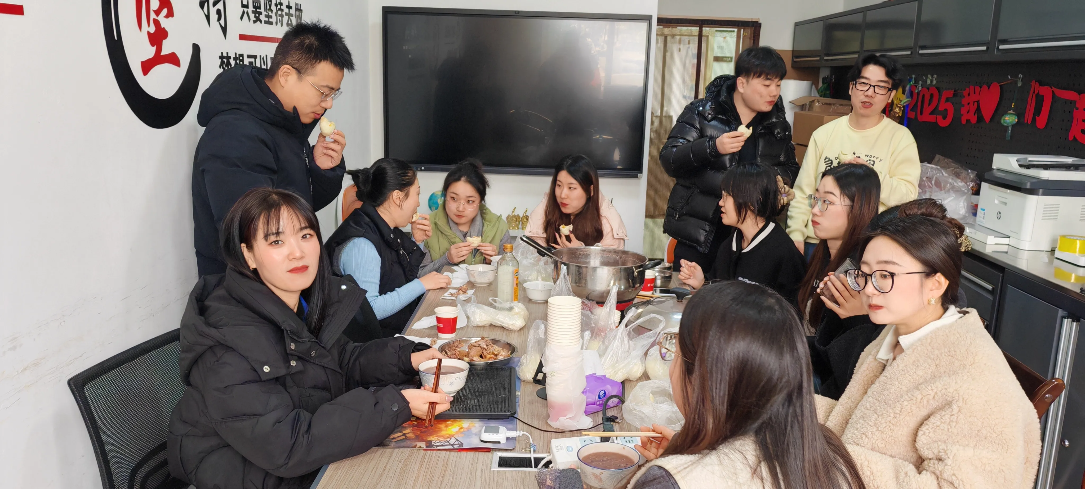 ລົດຊາດຂອງປະເພນີແລະຄວາມປາດຖະຫນາທີ່ອົບອຸ່ນຢູ່ JOJO Pack