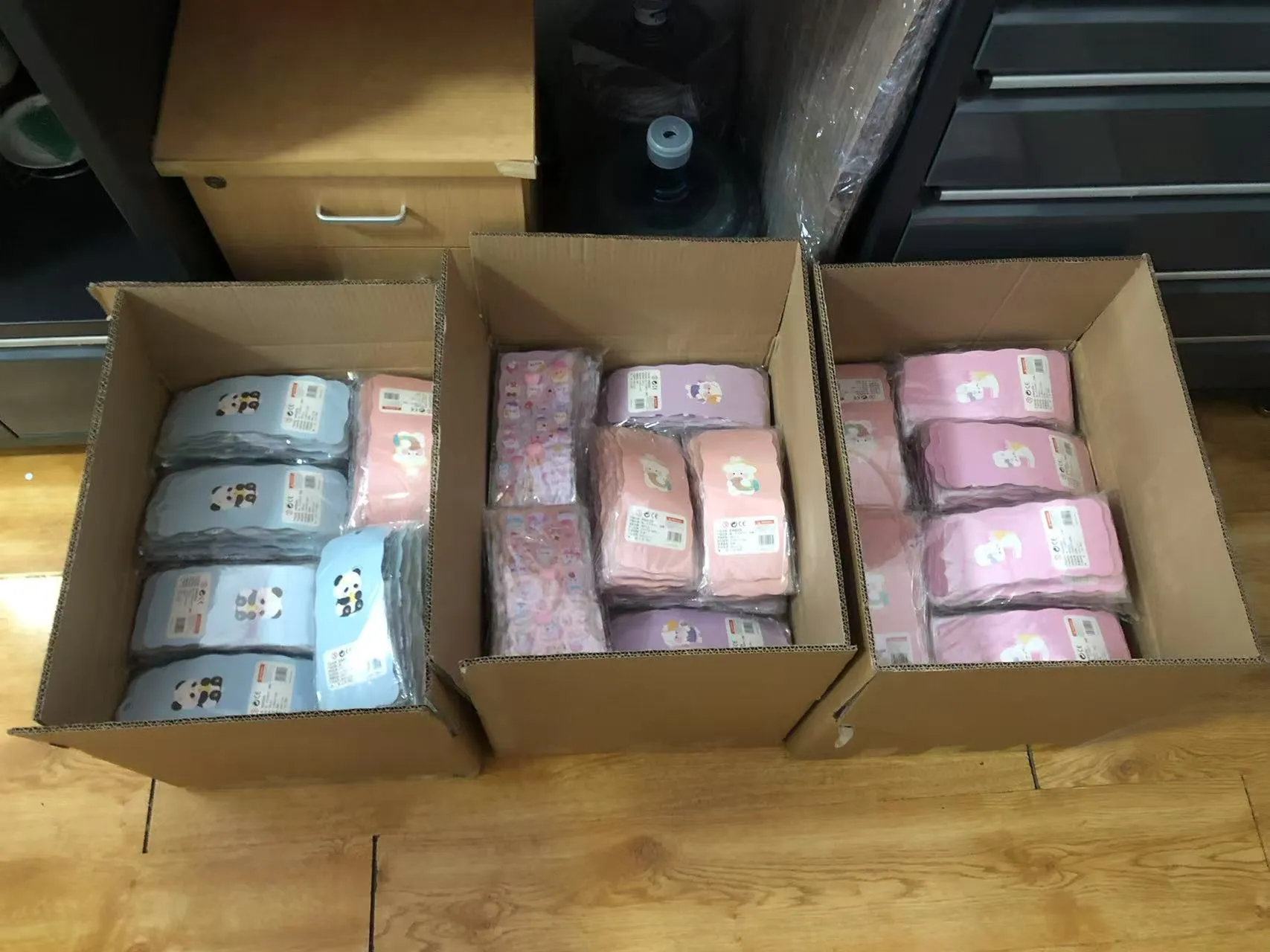 ເຈົ້າມັກສະຕິກເກີທີ່ມີກົ້ນບີບໄດ້ບໍ?